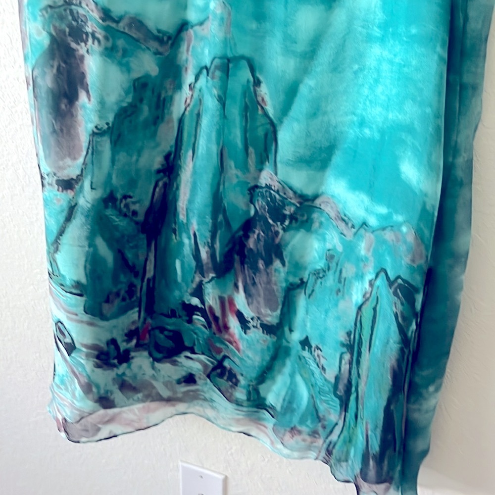 Very rare Queen Mulock Silk abstract Midi
Dress Size XL Fits Size L/M, like new - Picture 6 of 9
